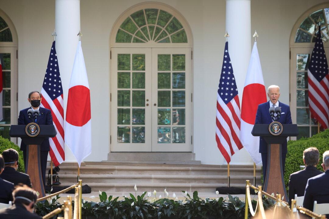 Biden Seeks Unity With Japan’s Suga Against China at First White House Summit