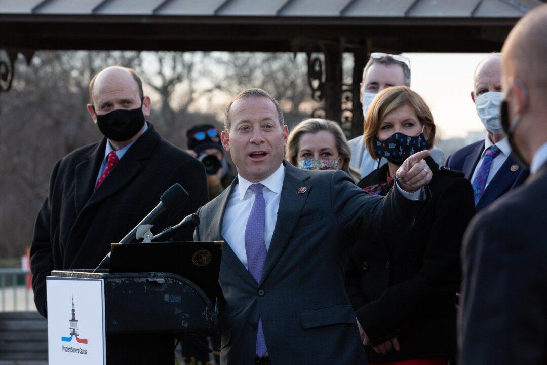 House Democrats Urge Pelosi to Move Quickly on Senate-Passed Infrastructure Bill