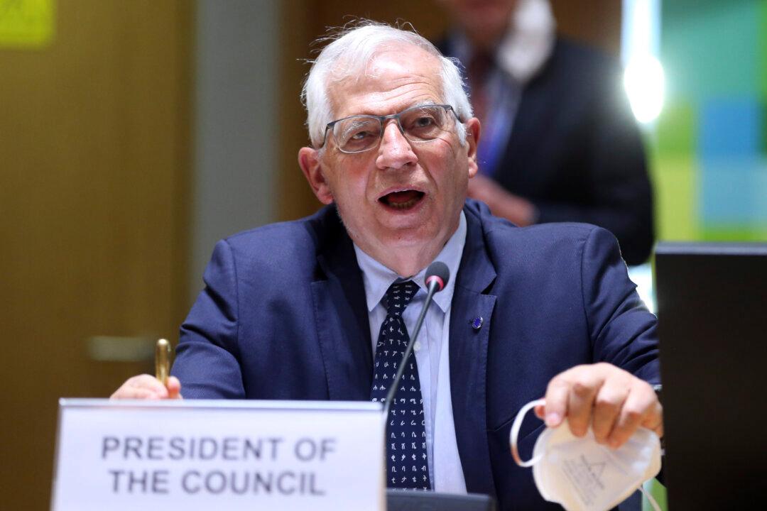 EU Estimates 150,000 Russian Troops Near Ukraine’s Borders