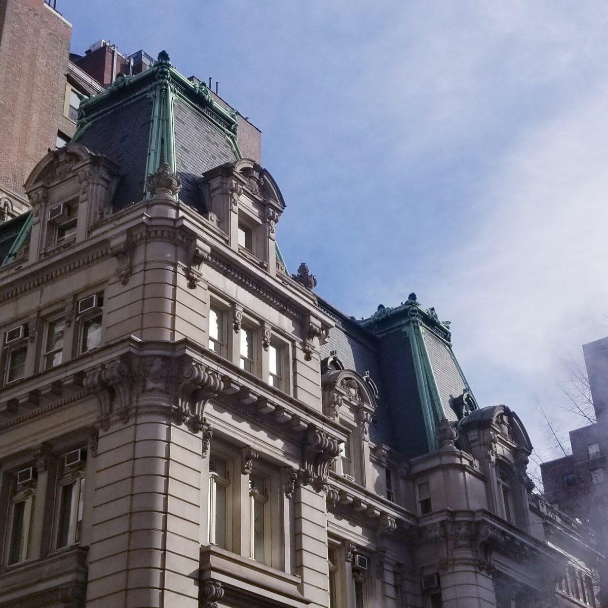 The De Lamar House was designed by C. P. H. Gilbert in the Beaux-Arts style, a marked deviation from Gilbert’s typical French Gothic architecture. Today, the building belongs to the Republic of Poland and houses its Consulate General. (Courtesy of Giusi Mastro)