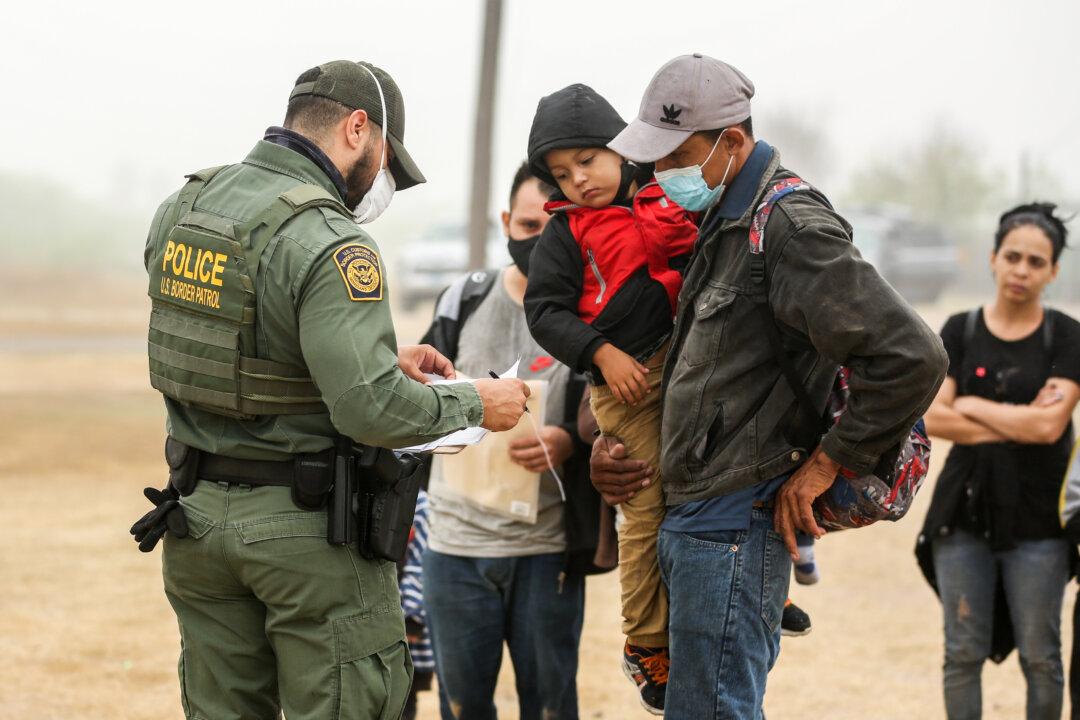 Group Headed by Top Former Trump Adviser Assisting Texas in Lawsuit Against Biden Administration