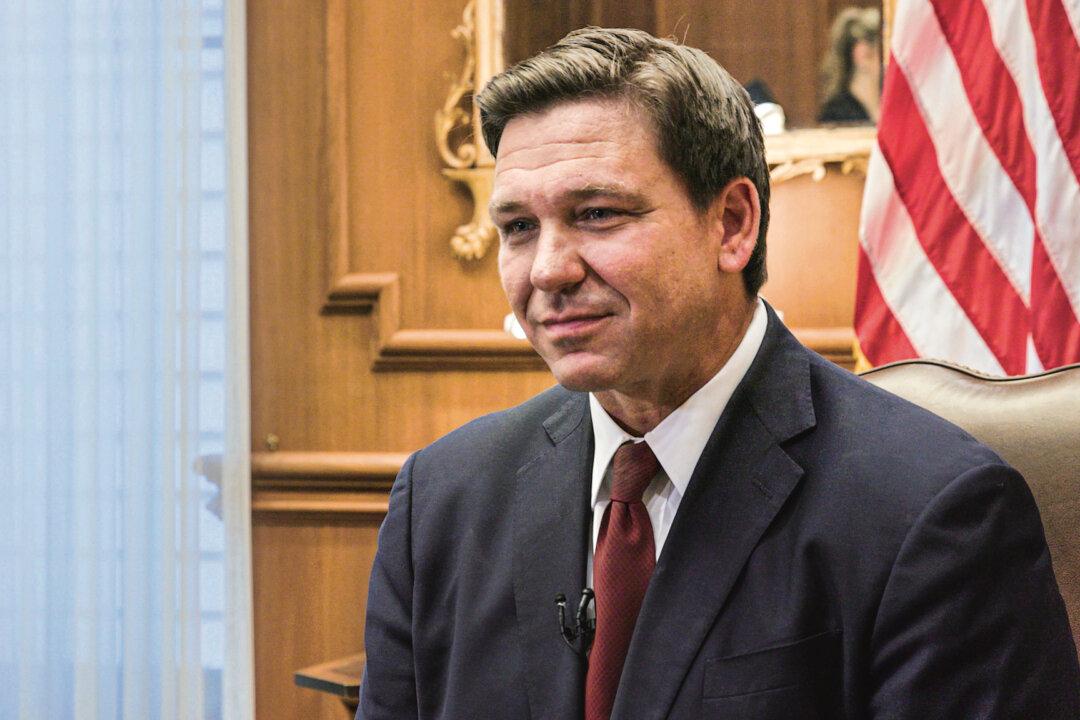 DeSantis Announces $1,000 Bonus Checks to Florida First Responders: ‘We’re Funding the Police’