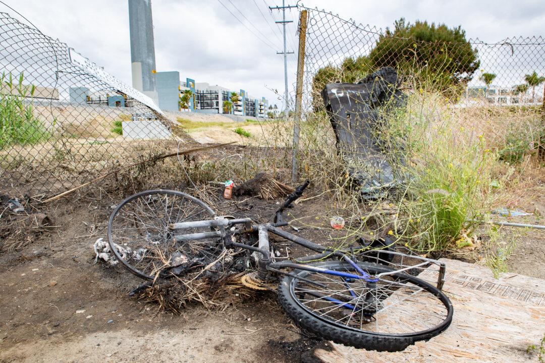Man Dies in Homeless Encampment Fire