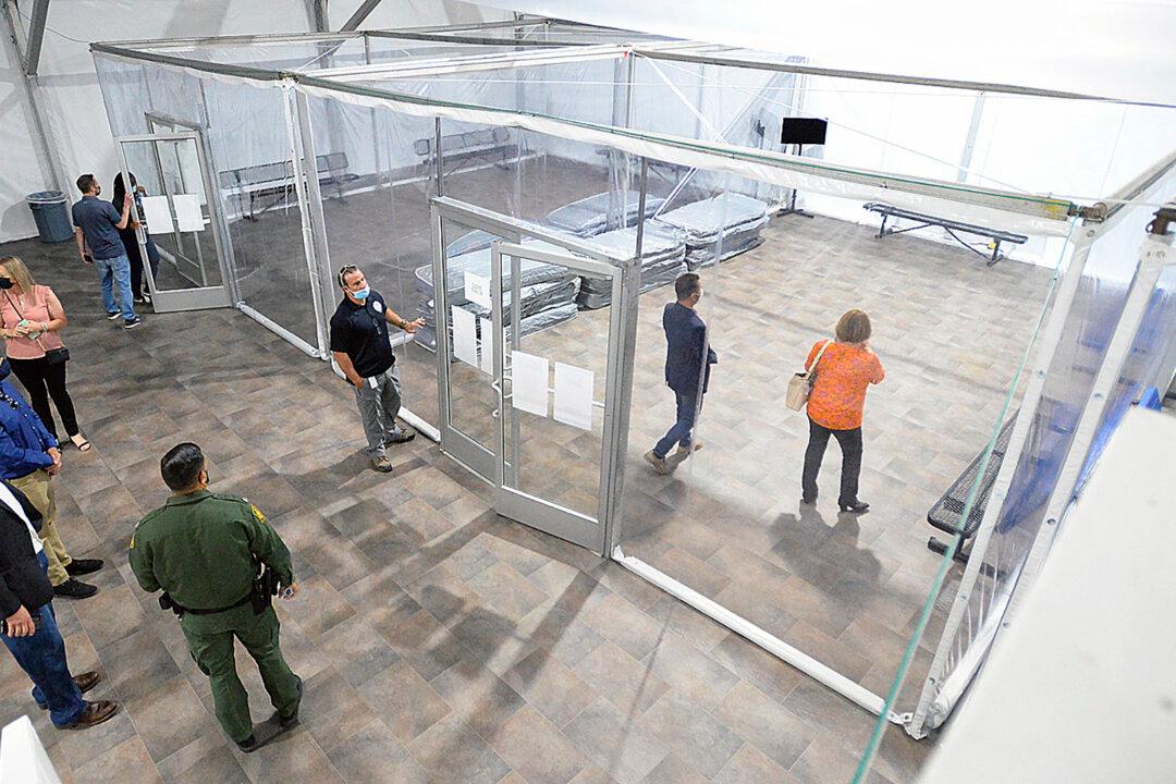 Democrat Senators Urge Biden to Reimburse Arizona for National Guard Troops at Border