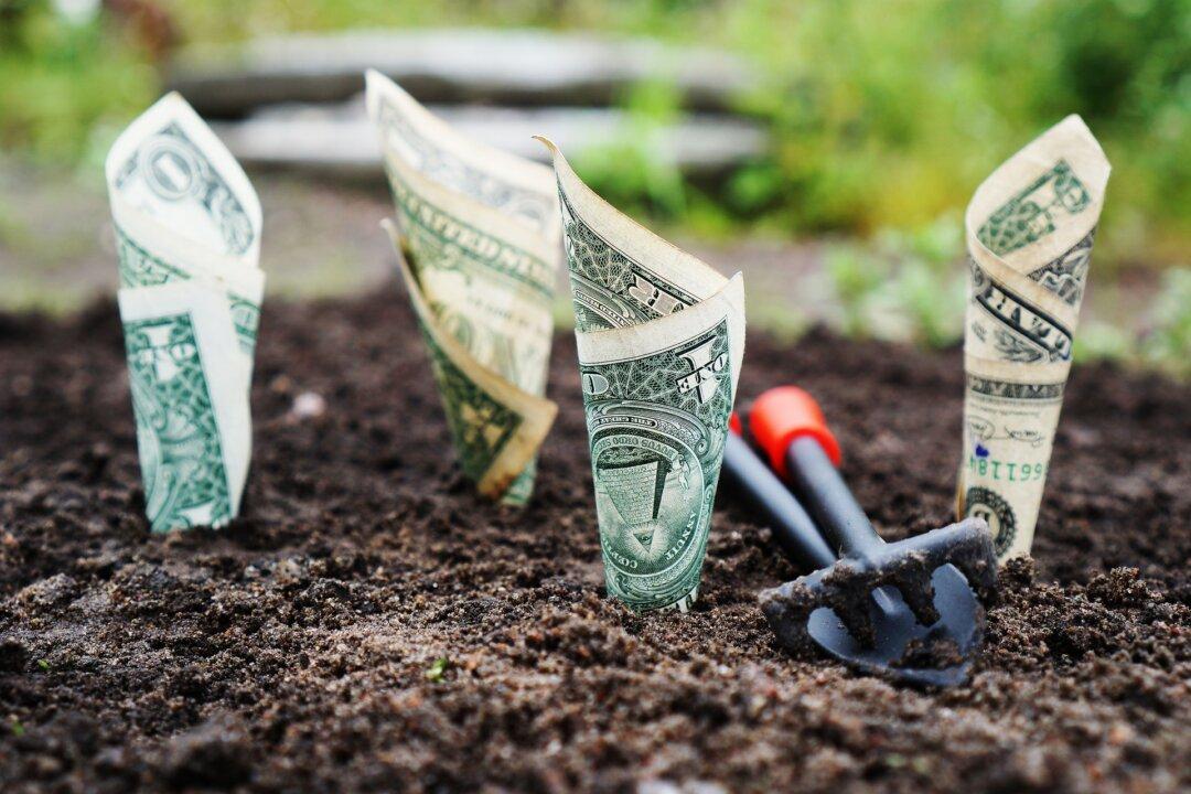 How Can I Stop Living Paycheck to Paycheck?