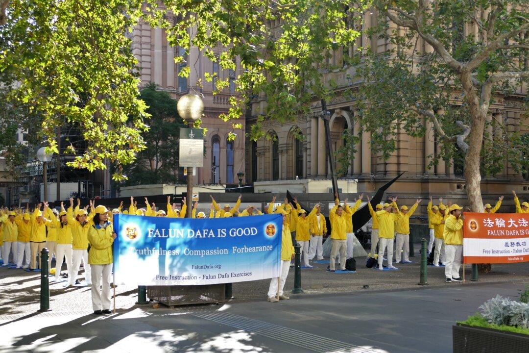 ‘We Really Salute You’: Sydney Rally Honours April 1999 Beijing Appeal