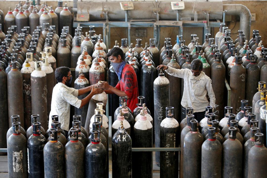 As Pandemic Surges in India, US Offers Oxygen, Related Supplies
