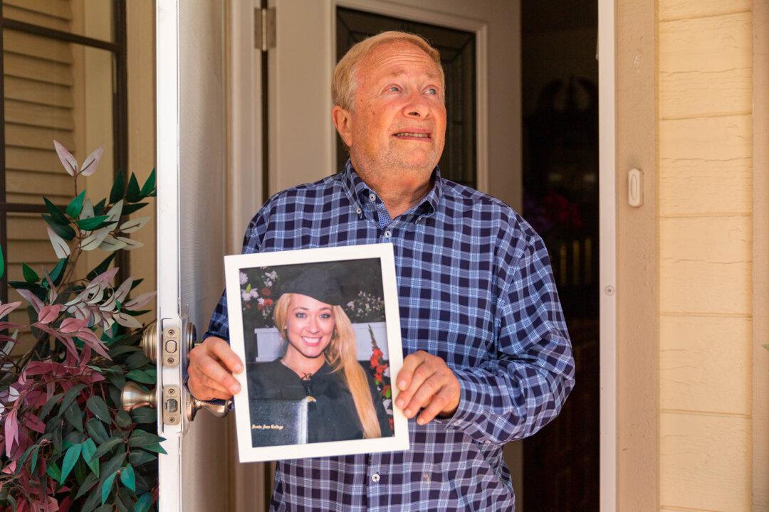 Mission Viejo Man Seeks Help Finding Missing Daughter