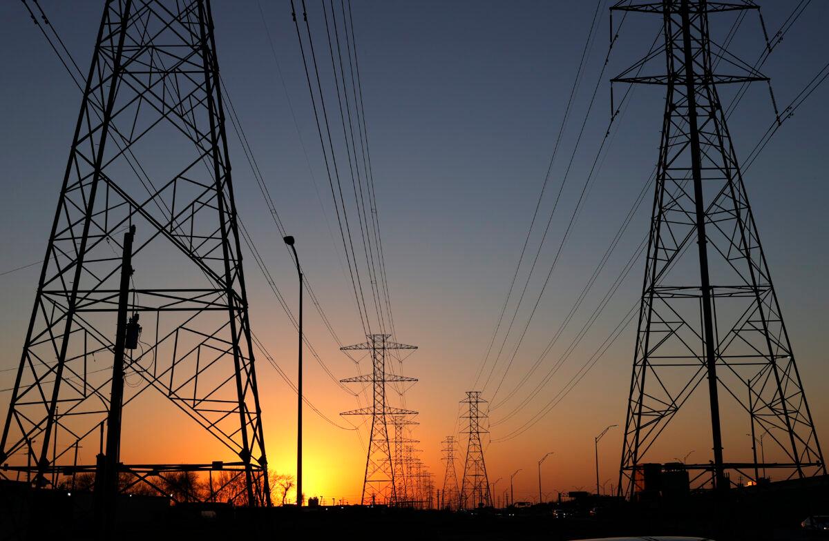 High-voltage transmission towers in Houston, Texas, on Feb. 21, 2021. (Justin Sullivan/Getty Images)