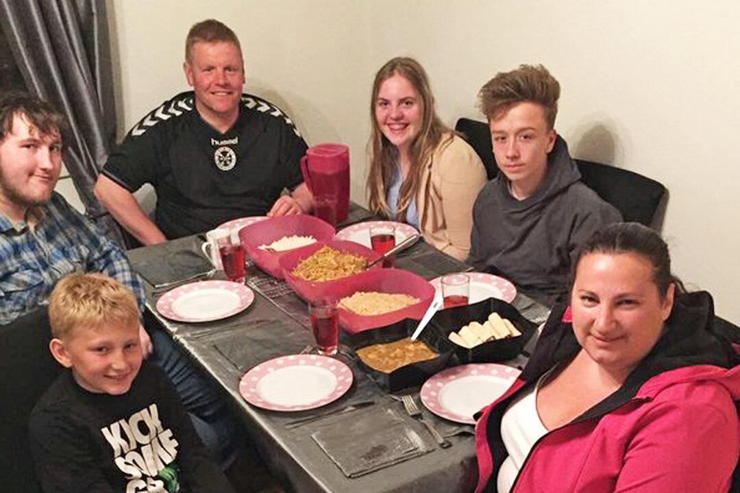 Mom of 5 Shares Under-$30 Weekly Meal Plan to Help Low-Income Families Eat Well