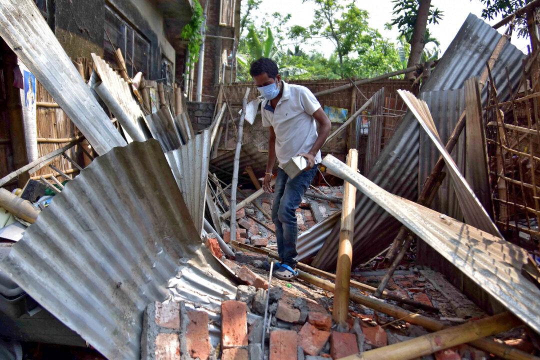 Magnitude 6 Earthquake Strikes India, Damages Some Buildings