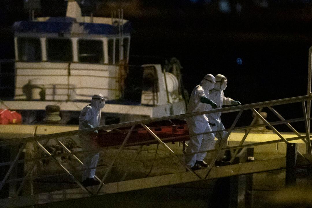 Aid Group: 22 Migrants Die on Way to Spain; Dozens Missing
