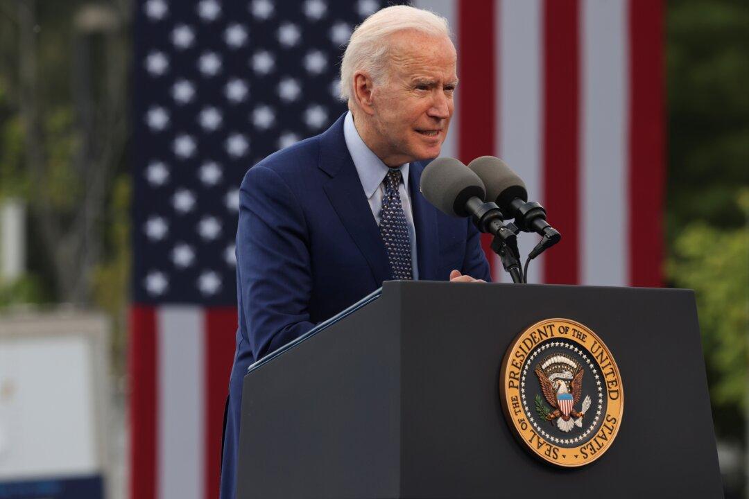 Biden Bans Most Travel to US From India Over COVID-19 Starting Tuesday