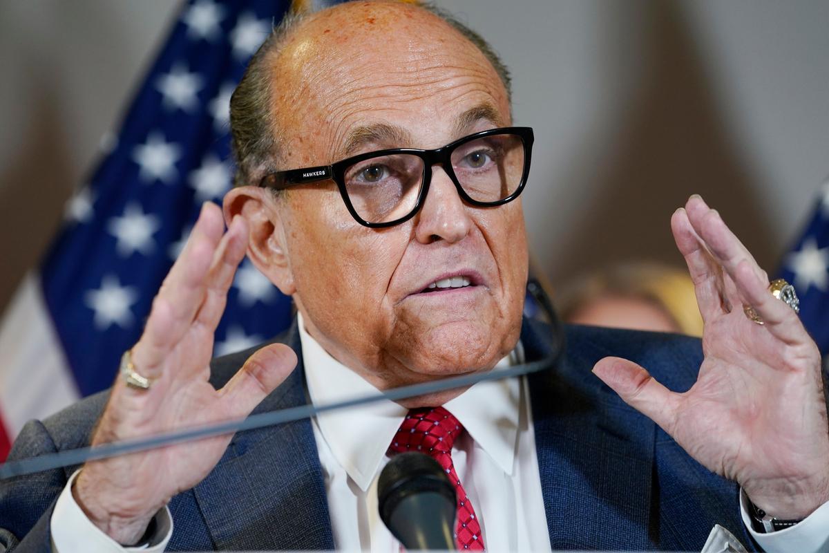 NYT, Washington Post, NBC Retract Reports That Giuliani Got FBI Russia Briefing