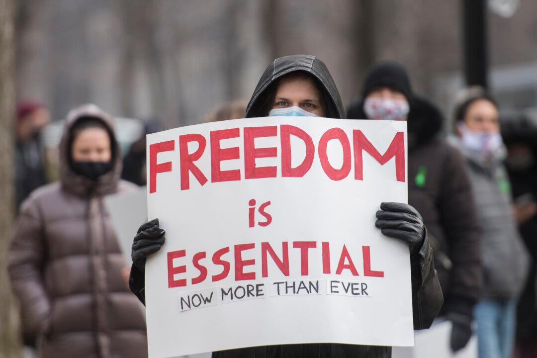 Thousands Protest COVID Restrictions in Montreal