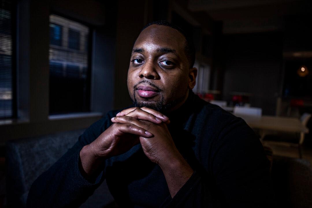 Legal Experts Flag Failure of Chauvin Juror to Disclose Attending Rally With Floyd’s Relatives