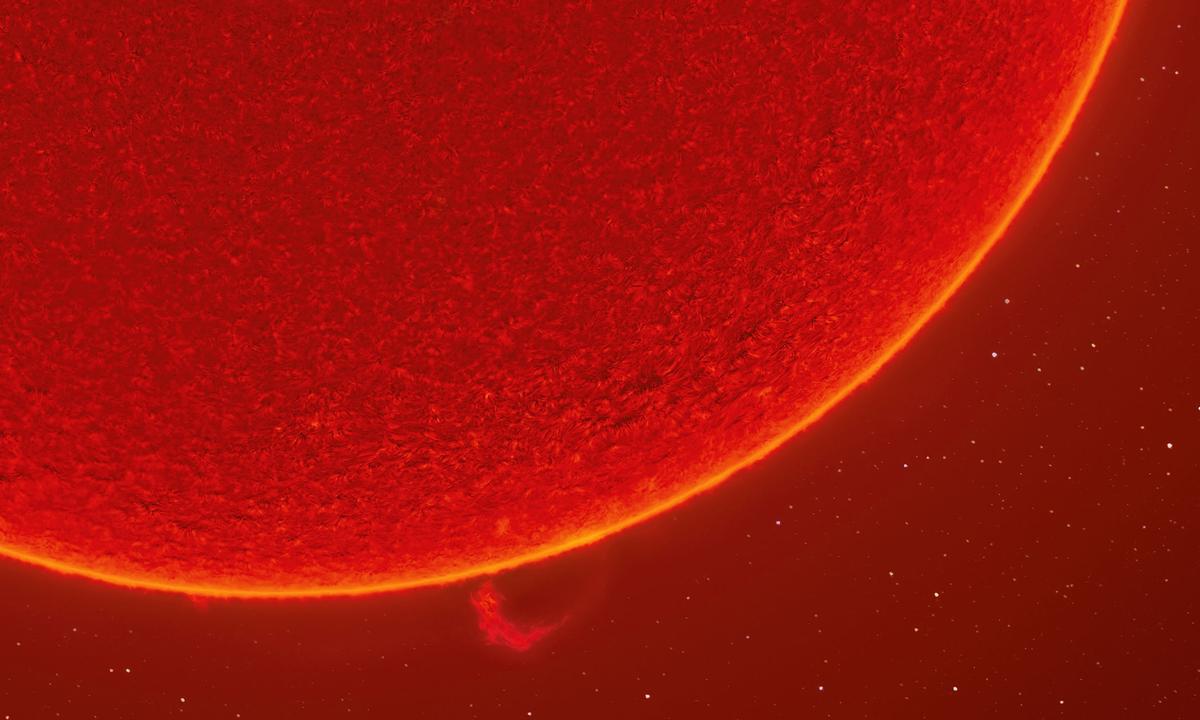 Photographer Layers 100,000 Images of Sun to Create Ultra-Sharp Photo of Solar Surface—and It’s Breathtaking