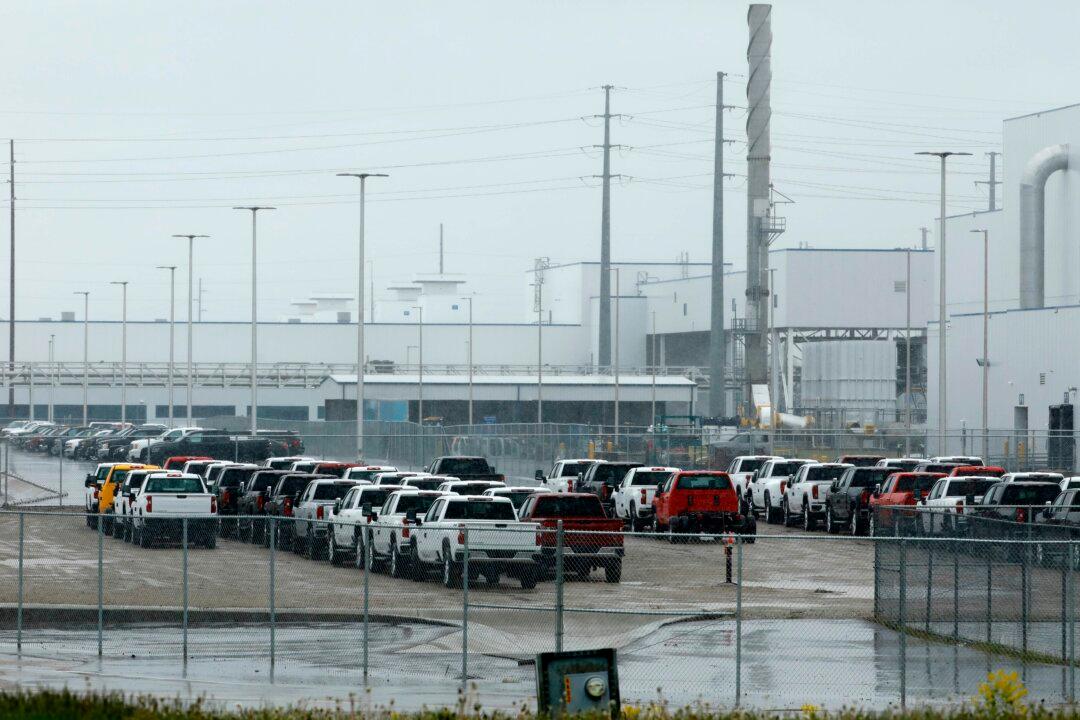 GM Profit Surges to $2.98 Billion on Sales of Higher-Margin Trucks
