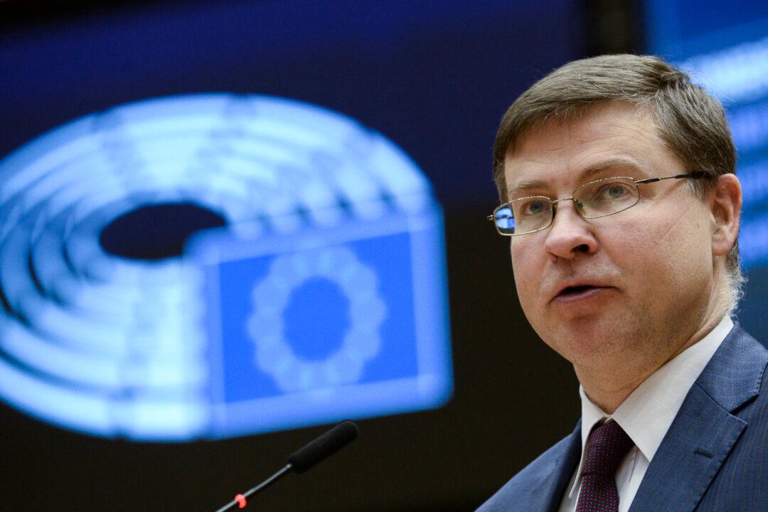 EU Trade Chief: Efforts to Ratify China Deal ‘Suspended’