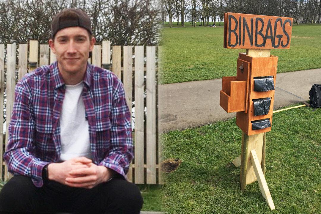 College Student’s Genius ‘Eyesore’ Bin-Bag Dispenser Helps Keep Parks Litter-Free