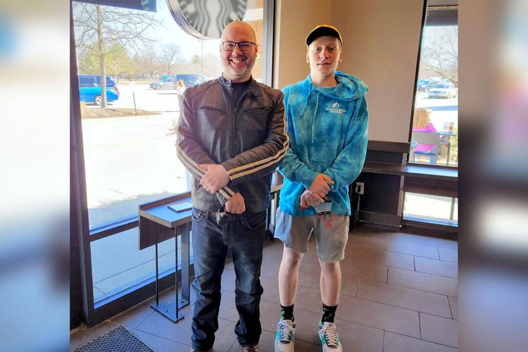 Coffee Shop Manager Is Reunited With Baby He Helped Deliver as Barista 18 Years Ago