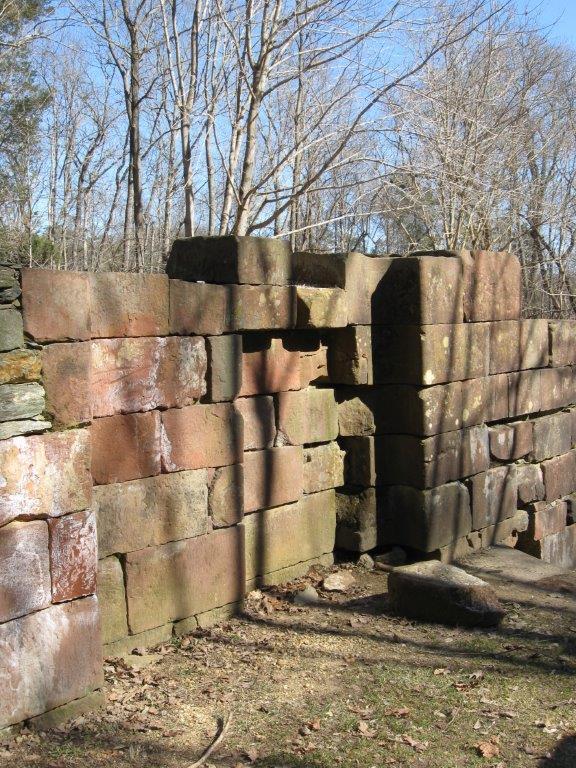 Recess for a lock door on the C&O Canal. (Bob Kirchman)