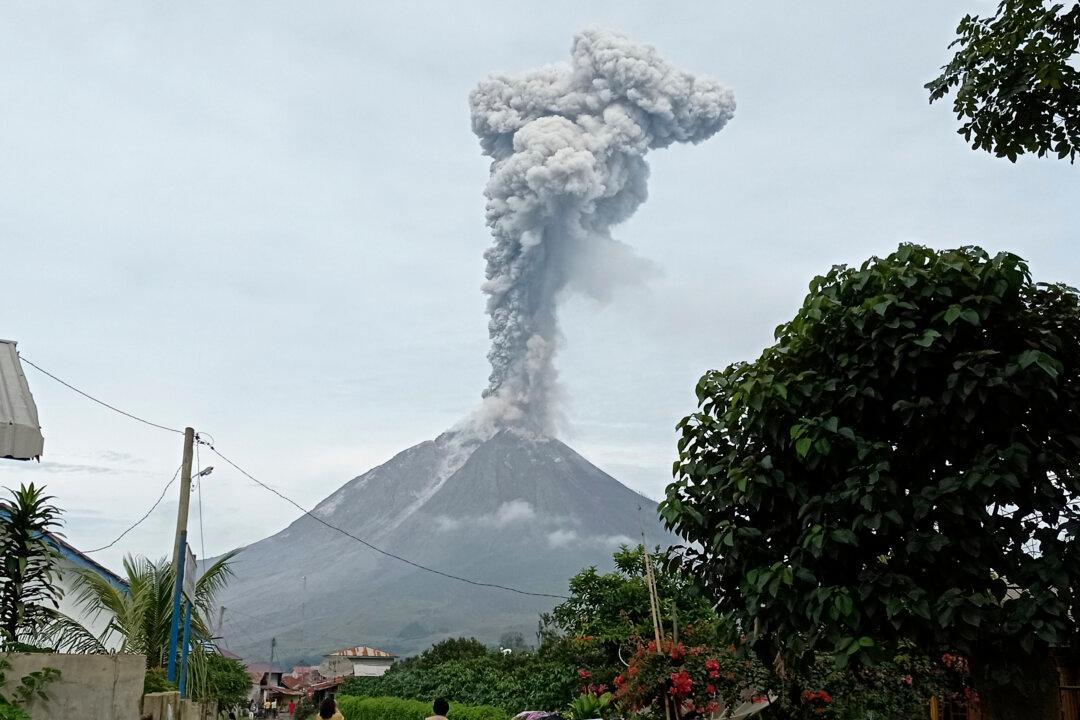 Indonesia’s Sinabung Spews Column of Volcanic Ash Into Sky