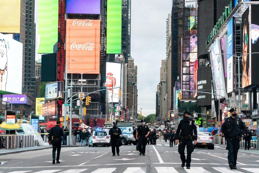 Three People, Including a 4-Year-Old Girl, Shot in Times Square
