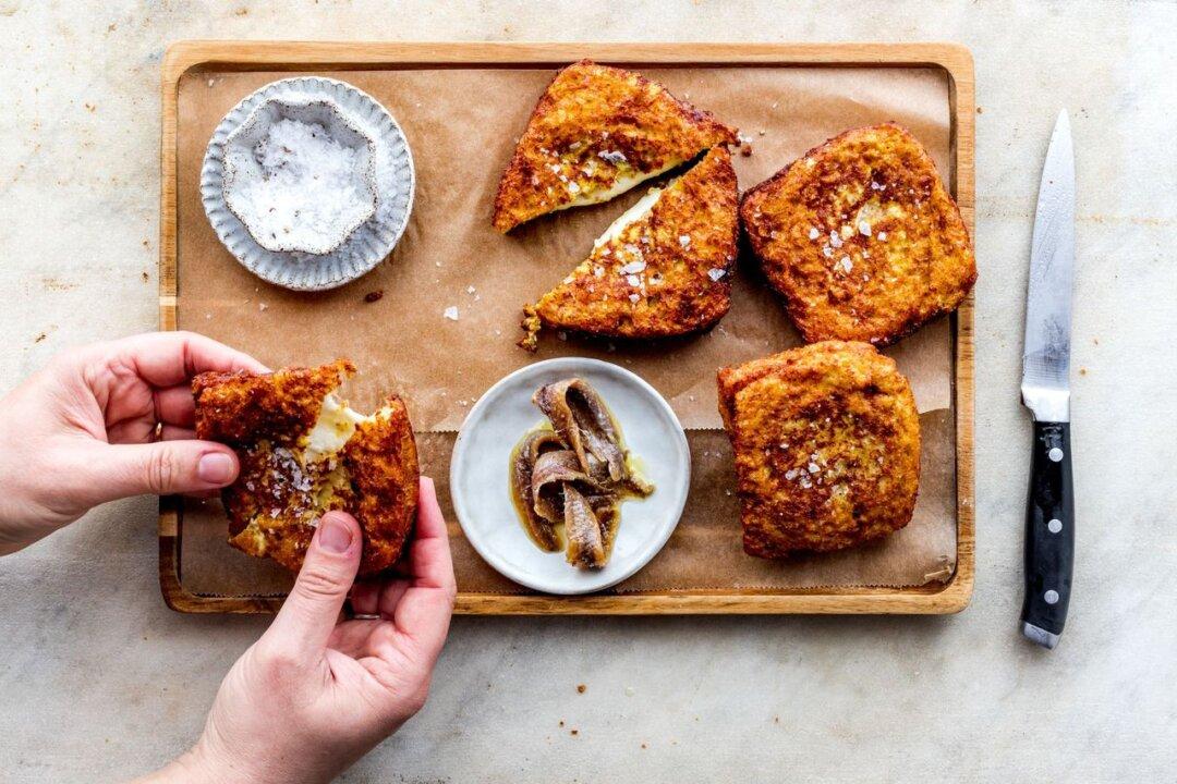 Mozzarella in Carrozza (Fried Mozzarella Sandwiches) With Anchovies