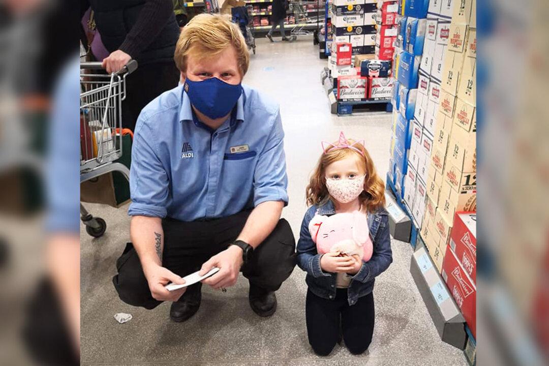 7-Year-Old Girl Saved Up for Plushie Toy but Aldi Is Out of Stock—so Store Manager Saves the Day