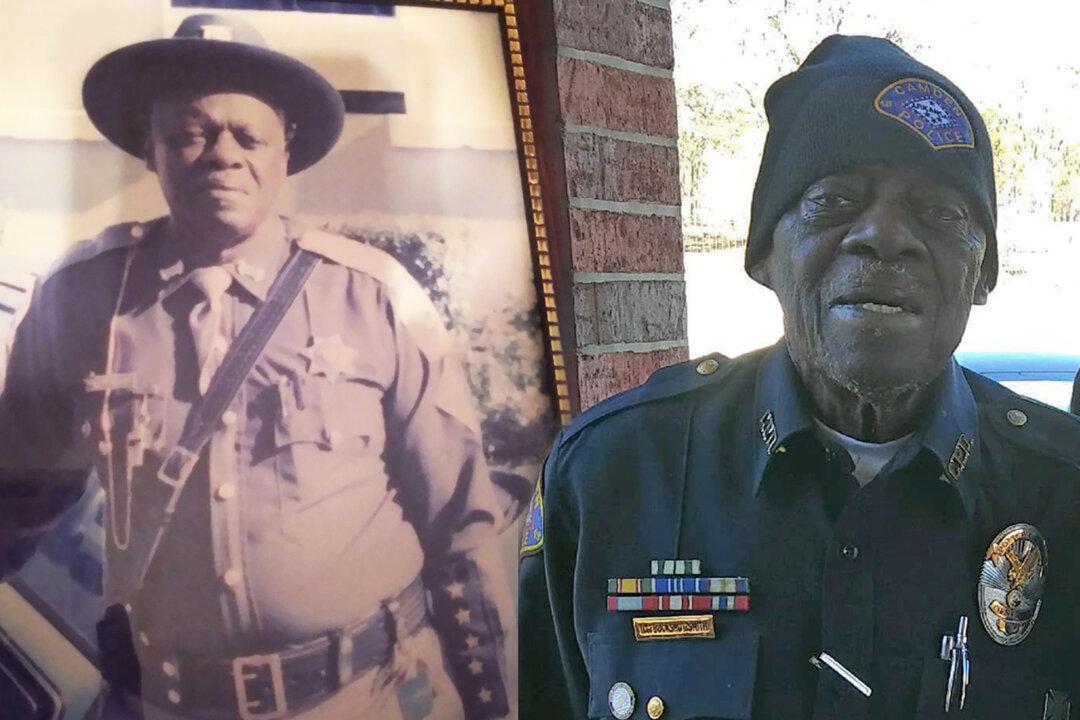 91-Year-Old Police Officer’s Upbeat Attitude Inspires Arkansas Community: ‘I Love People’