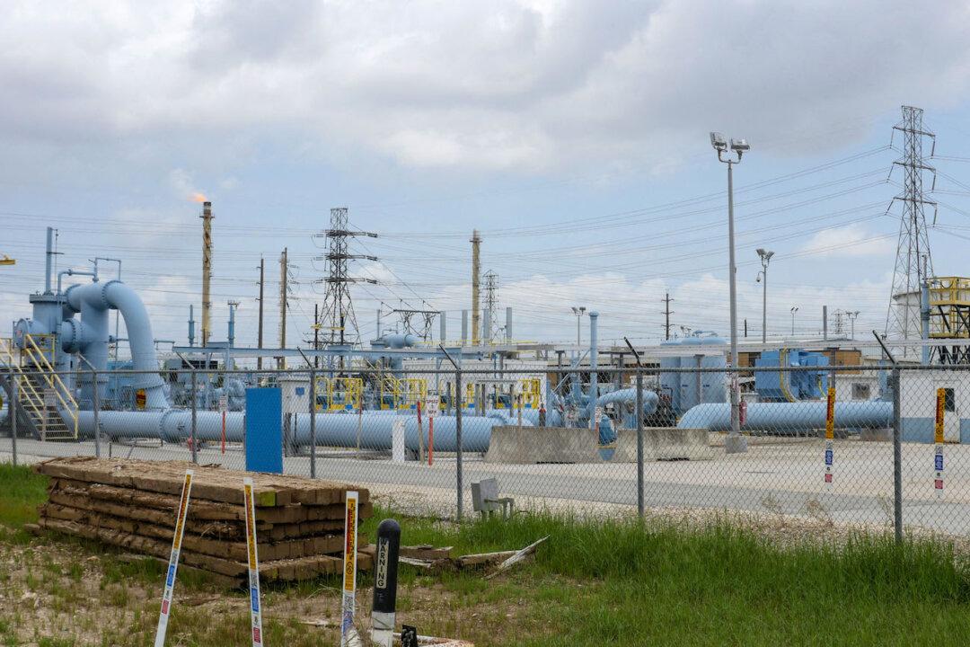 Virginia, Georgia, Florida Governors Declare States of Emergency After Colonial Pipeline Hack