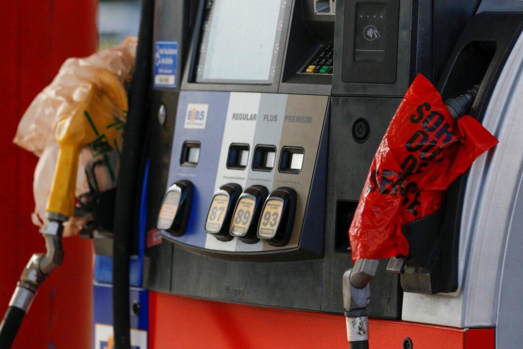 US Gas Stations Run Out of Fuel After Pipeline Cyberattack