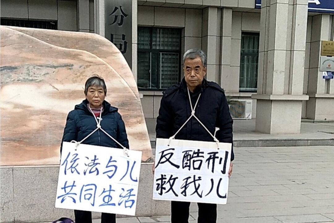 Chinese Lawyer Tortured, Denied Access to Family and Attorneys for Over 6 Months