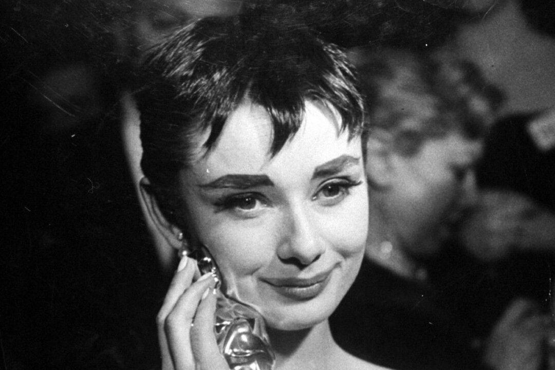 Audrey Hepburn’s Oscar-Winning Fashion: ‘Roman Holiday’ and ‘Sabrina’