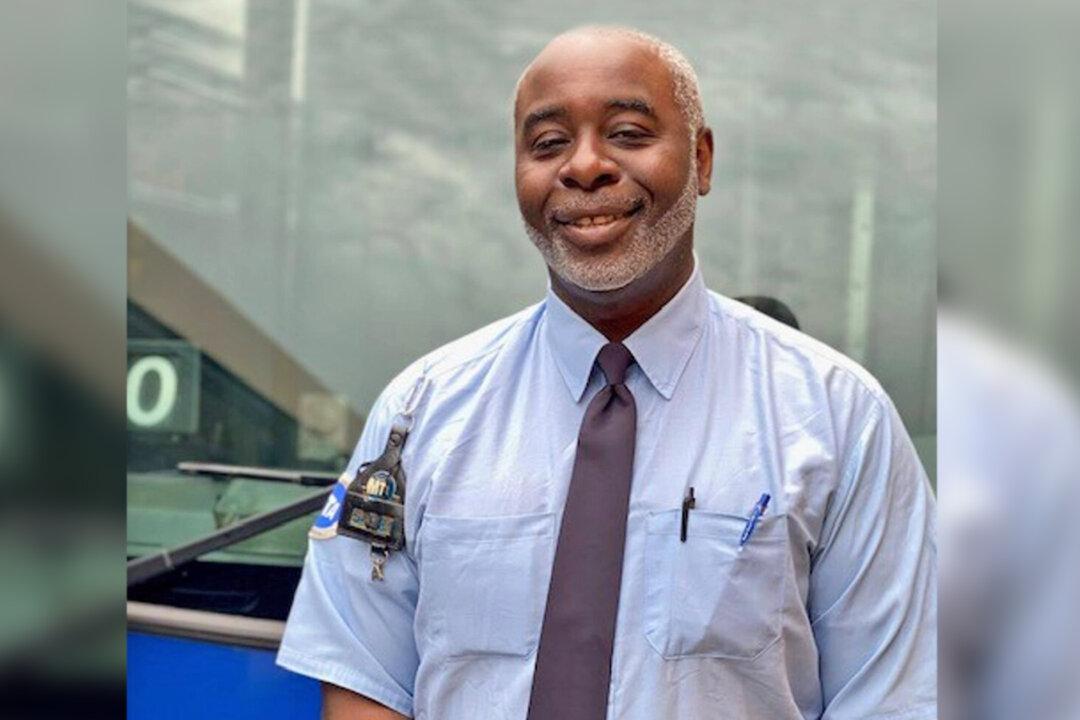 New York City Bus Driver Stops Man From Kidnapping 2 Children: ‘We Are so Proud’