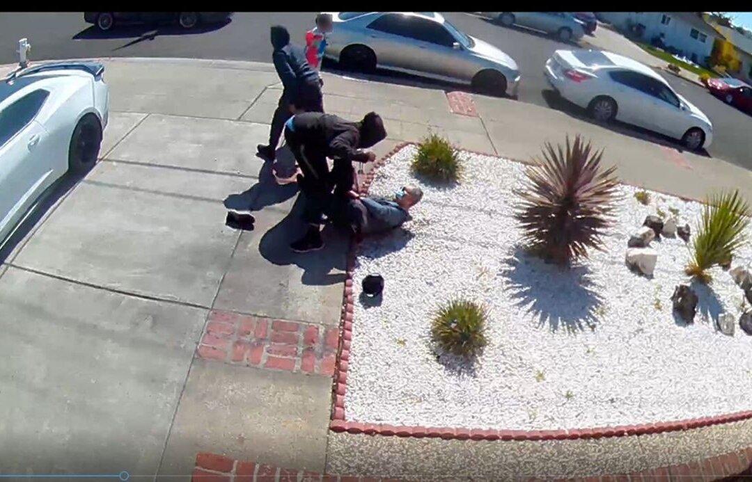 2 Suspects Aged 11 and 17 Arrested in Assault and Robbery of 80-Year-Old Asian Man