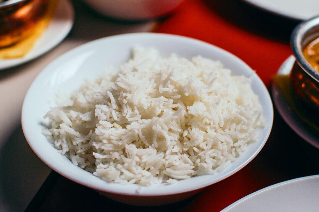 Microplastic Warning: Experts Recommend Washing Rice to Avoid Eating Plastic