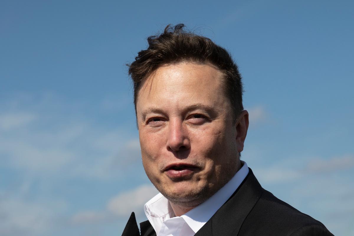 Elon Musk Criticizes Biden’s Electric Vehicle Tax Incentive