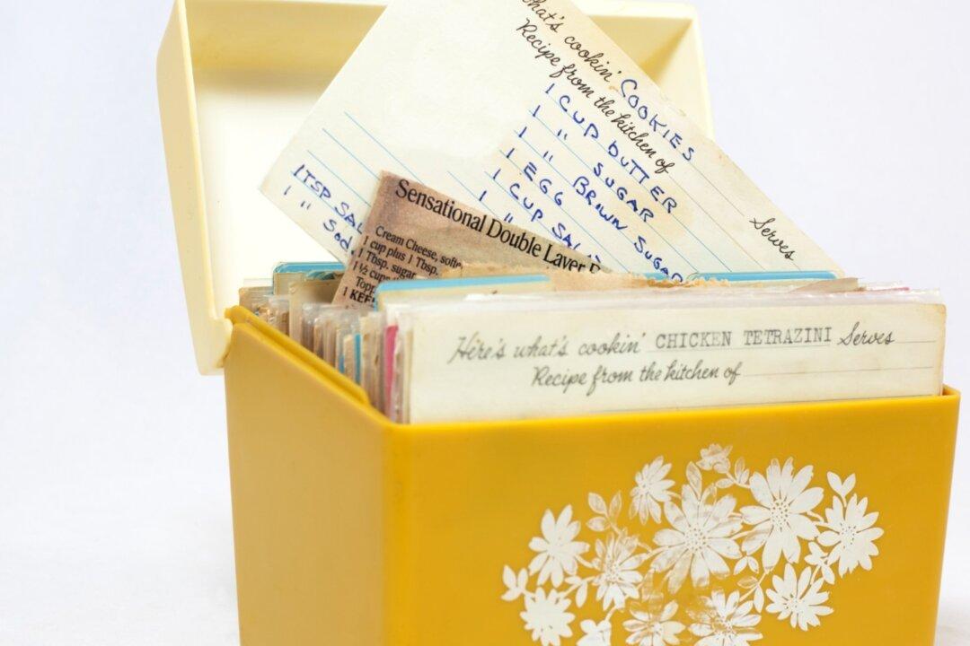 The Secret to My Great Grandma’s Cookies? Smash Them After Baking