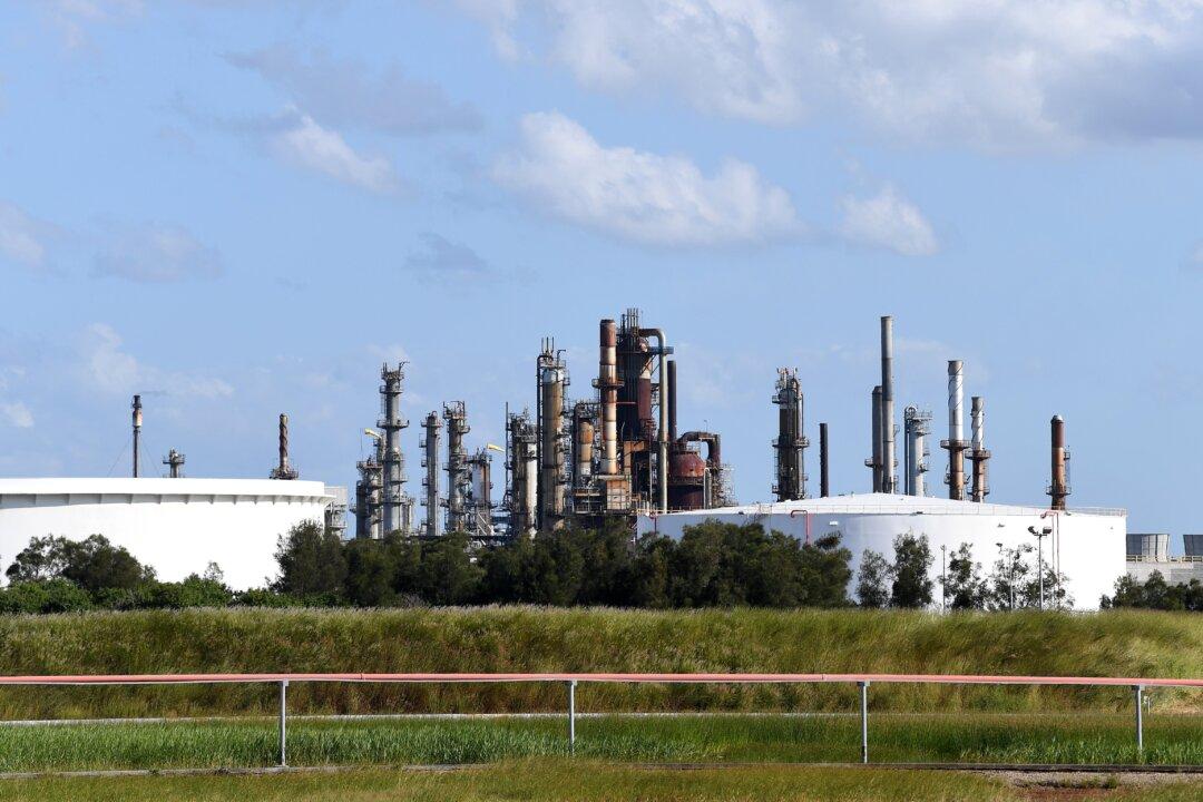 Queensland to Fast-Track Oil Refinery Upgrade