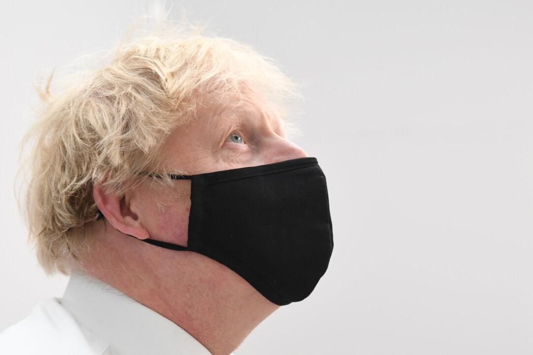 Boris Johnson Nudged to Wear Masks, UK Government Advisor Says