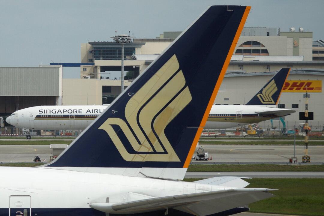 Singapore Defers Vaccinated Travel Lanes Due to Omicron Variant