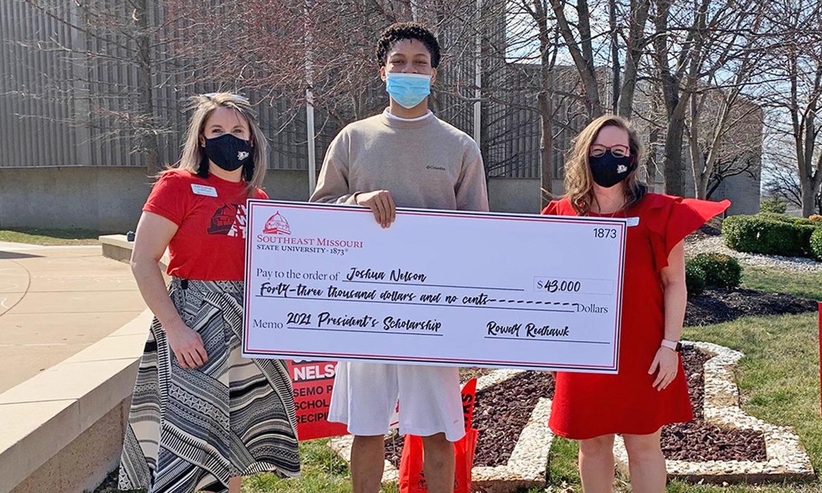 Teen Earns Scholarship, Decides to Donate His Own Savings to Another Student in Need