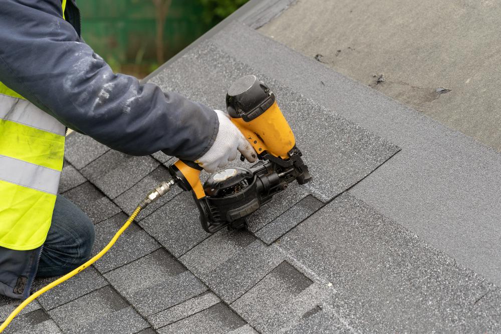 Simple Tips for Replacing an Asphalt Shingle Roof