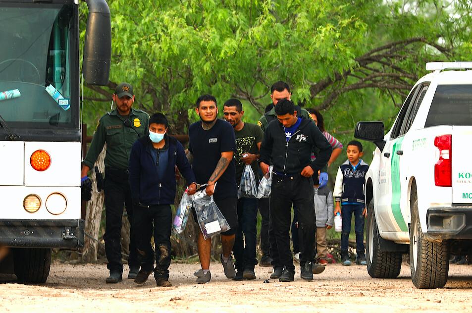 ICE Unable to Track Most Illegal Immigrants Released Into Country