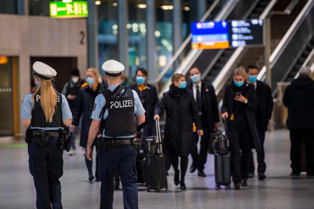 UK Travellers to Be Barred From Germany Amid COVID-19 Variant Spread