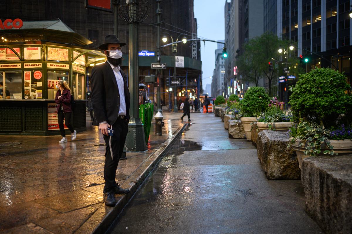 America Tempts Fates With Madness of Anti-Semitism