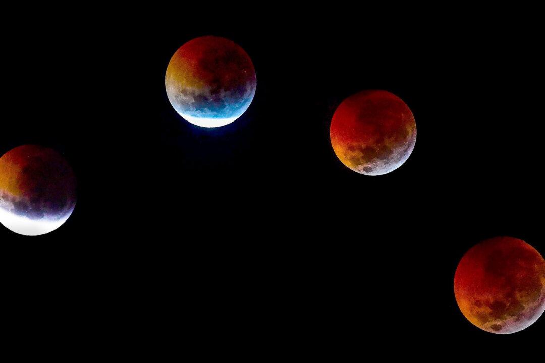 ‘Blood Supermoon’ and Full Lunar Eclipse to Converge on May 26—Here’s What You Need to Know: