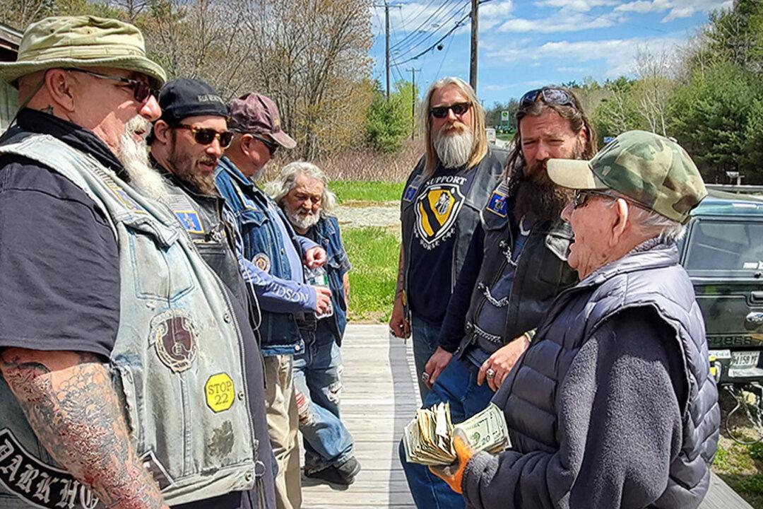 WWII Vet Who Turned 97 on Verge of Losing His House—so Biker Club Step In on His Birthday